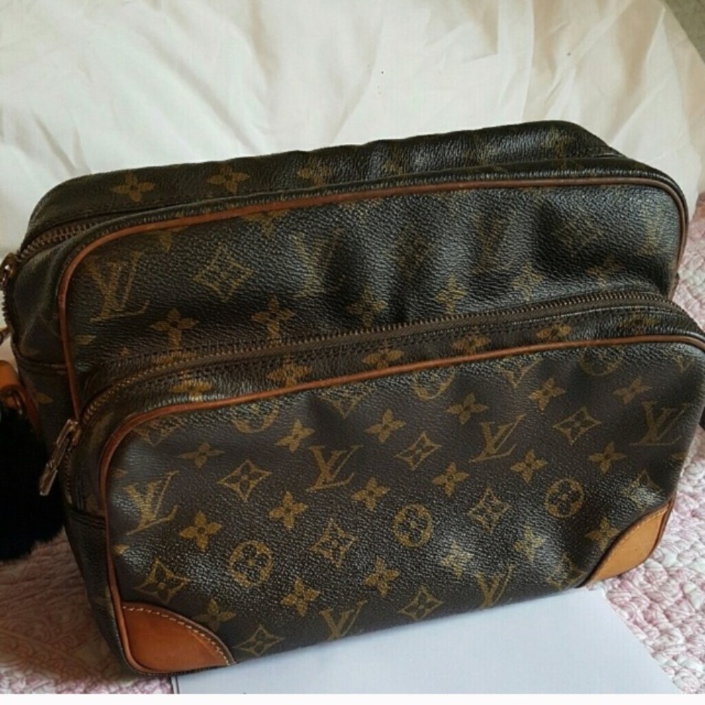 Authentic Louis Vuitton Nille Crossbody